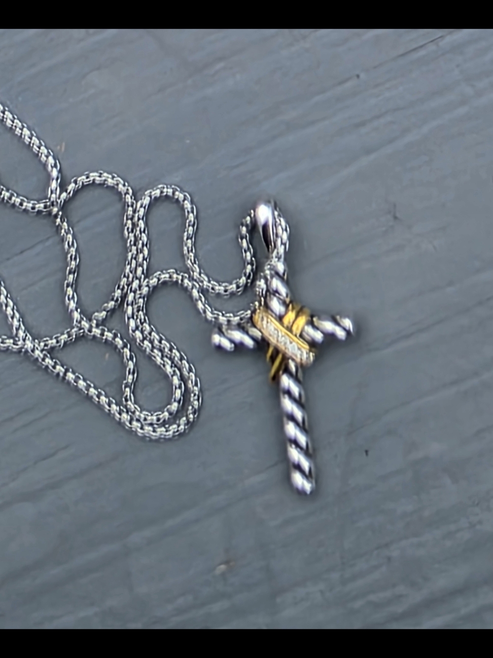 David Yurman Cable Collectibles cross necklace - Picture 3 of 10